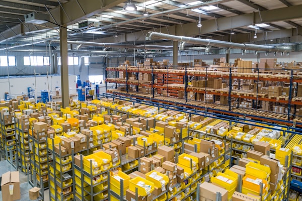 Entrepôt logistique sous grande hauteur