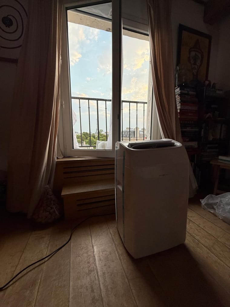 Installation climatiseur mobile — Paris 8e